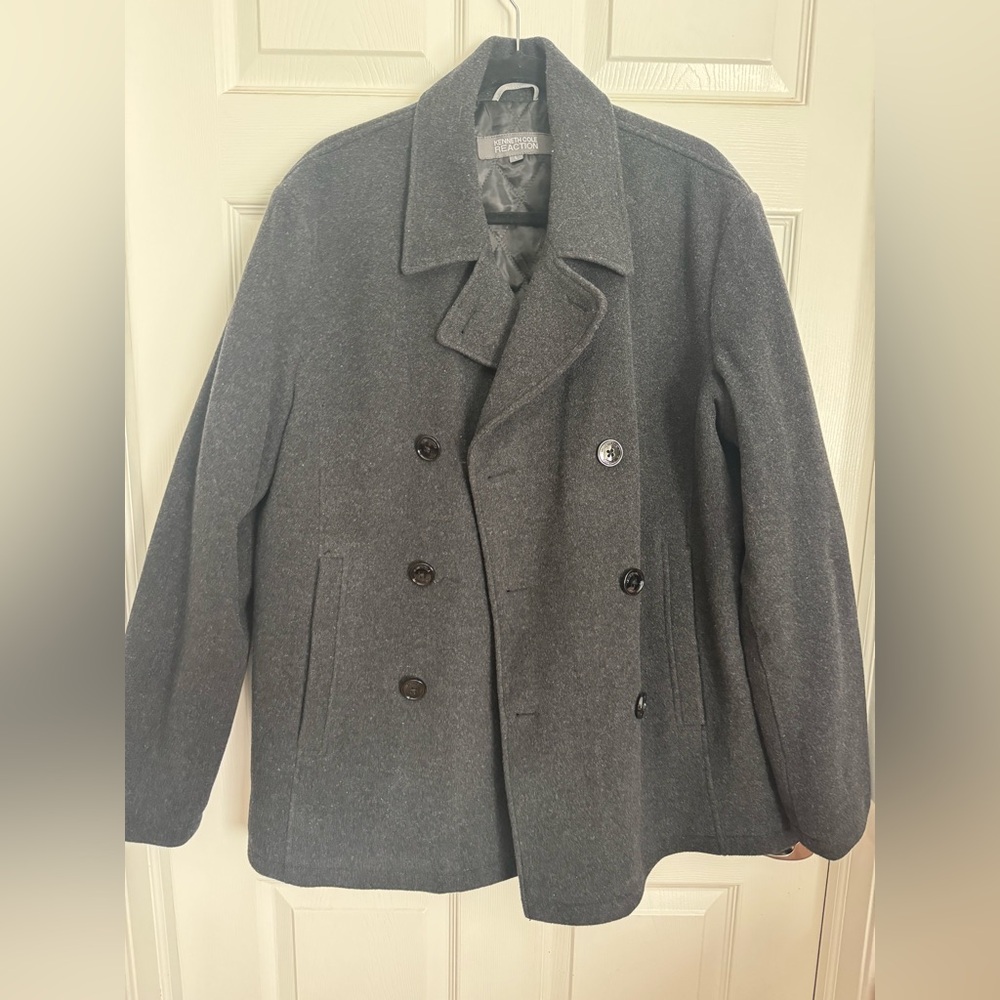 Kenneth Cole Men’s Grey Wool coat, size large.